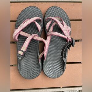 Chaco Tegu Slide Slip on Pink and Black Strappy Sandals EUC Women’s Size 8